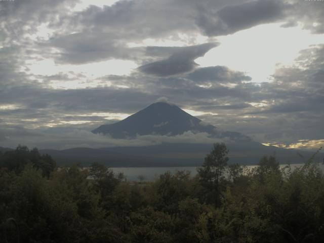 山中湖からの富士山