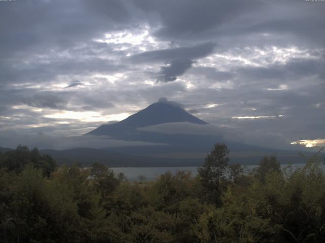 山中湖からの富士山