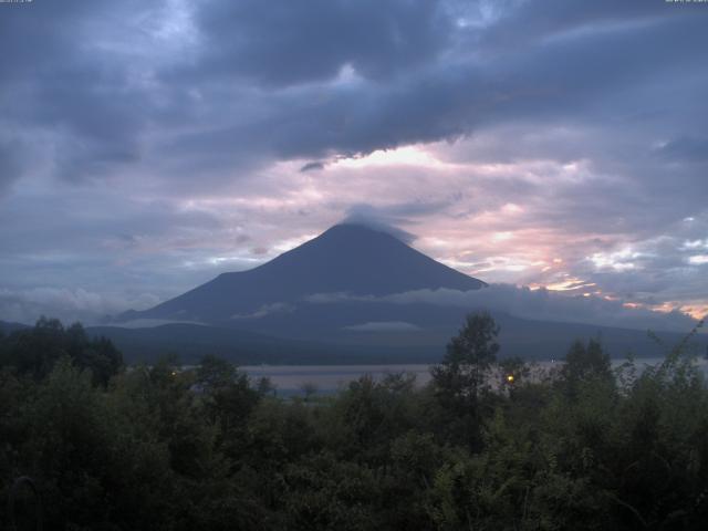 山中湖からの富士山