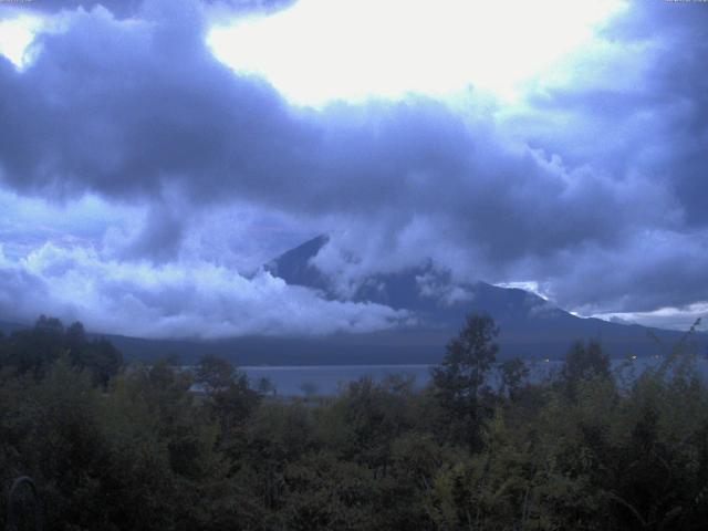 山中湖からの富士山