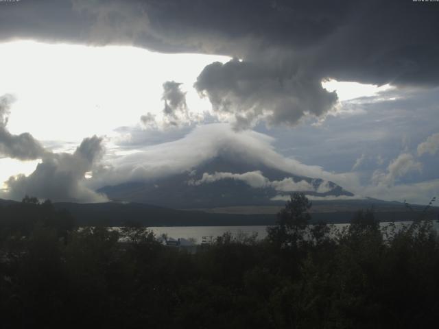 山中湖からの富士山