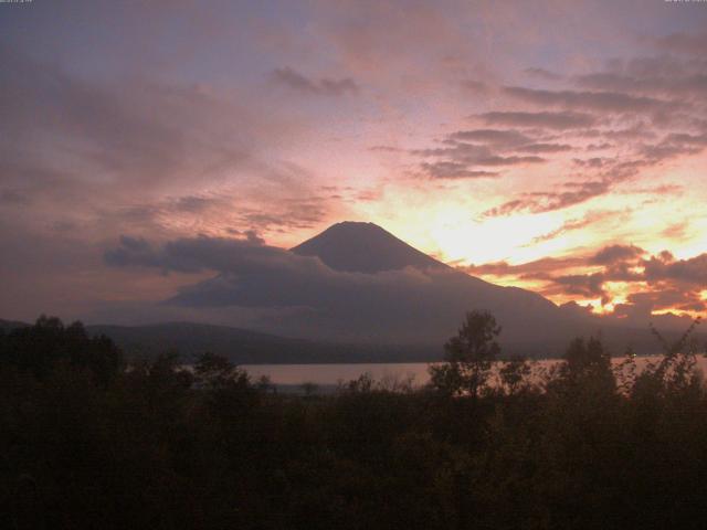 山中湖からの富士山