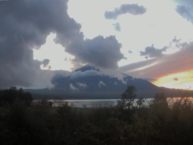 山中湖からの富士山