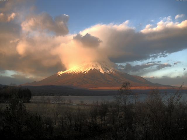 山中湖からの富士山