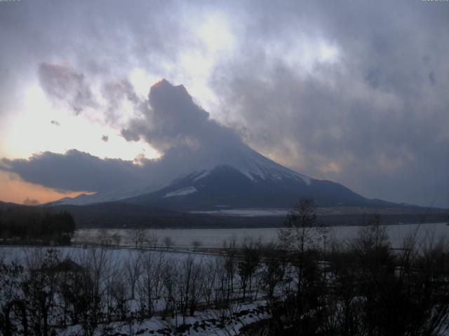 山中湖からの富士山