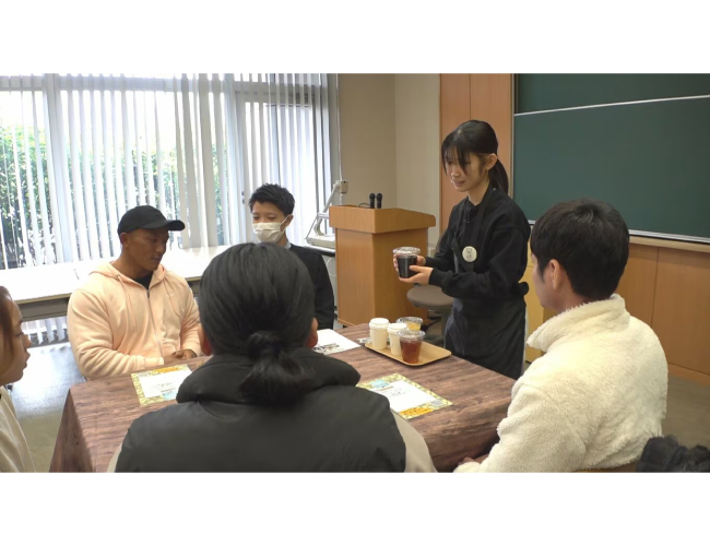 「普段、吃音を隠して生きている人が多いので・・・」発話障害の若者が1日限定のカフェで接客に挑戦